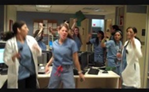 Sykepleiere lager Lady Gaga video